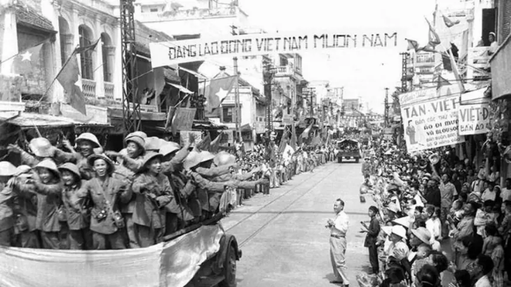 Hà Nội 1954 qua ống kính Roman Karmen